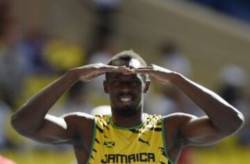 Usain Bolt de Jamaica antes de la prueba de 200 metros