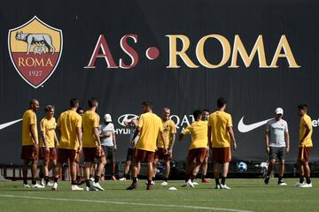 En la casilla 15 de los equipos más valorizados de la Champions League está AS Roma. El club italiano cuesta 371 millones de euros.