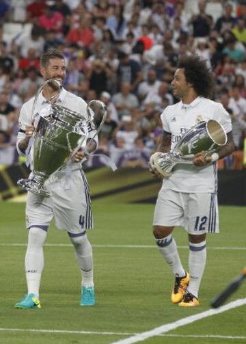 Sergio Ramos ofrece la Champions y Marcelo la Supercopa a los seguidores