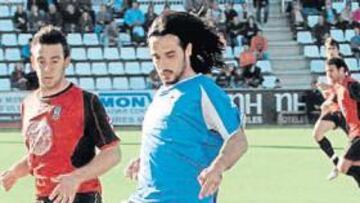 <b>DESEADO. </b>Andrés del Campo Santos, jugando un encuentro con el Lleida esta temporada.