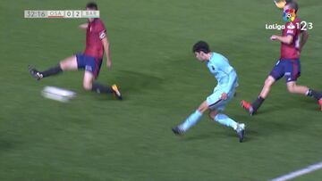 El golazo del 'Messi' del Barcelona B ante el Osasuna