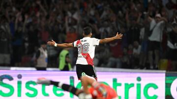 AME9840. SANTIAGO DEL ESTERO (ARGENTINA), 28/01/2023.- Pablo Solari celebra luego de anotar un gol durante el partido por la primera división del fútbol argentino entre Central Córdoba y River Plate, hoy, en el Estadio Único Madre de Ciudades en Santiago del Estero (Argentina). EFE/ Diego Haliasz
