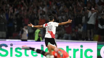 AME9840. SANTIAGO DEL ESTERO (ARGENTINA), 28/01/2023.- Pablo Solari celebra luego de anotar un gol durante el partido por la primera división del fútbol argentino entre Central Córdoba y River Plate, hoy, en el Estadio Único Madre de Ciudades en Santiago del Estero (Argentina). EFE/ Diego Haliasz
