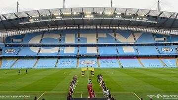 MANCHESTER, ENGLAND - JULY 02: (THE SUN OUT, THE SUN ON SUNDAY OUT) Manchester City players giving Liverpool players a guard of honor before the Premier League match between Manchester City and Liverpool FC at Etihad Stadium on July 02, 2020 in Manchester