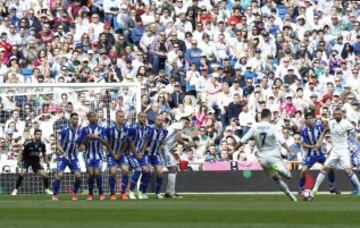 Lanzamiento de falta de Cristiano Ronaldo. 