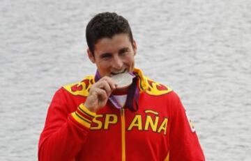 En Londres 2012 el piragüista ganó la plata en la prueba de C1 1000 metros, por lo que se colgaba su quinta perseas, siendo el primer deportista español en hacerlo. Superó a Joan Llaneras y a Arantxa Sánchez Vicario, ambos con cuatro metales.