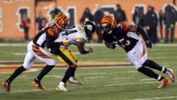 Antonio Brown no podrá disputar la ronda divisional por este golpe del outside linebacker de Bengals, Vontaze Burfict.