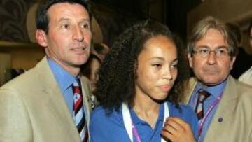 <b>GANADOR. </b>Seb Coe. una voluntaria y Lee.
