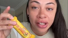 Es una estrella de Santiago 2023, tiene 600 mil seguidores en TikTok y así reacciona al probar los dulces chilenos