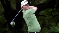 Branden Grace golpea la bola durante la primera jornada del Abierto de Texas.