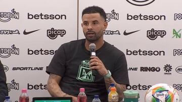 El jugador de Atlético Nacional habló sobre el gesto que hizo hacia la tribuna del Medellín. Dijo que le “tiraron de todo”.