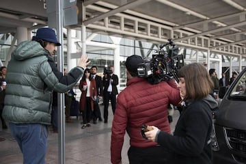 El director Armando Bo durante el rodaje de una escena de la serie 'El Presidente'