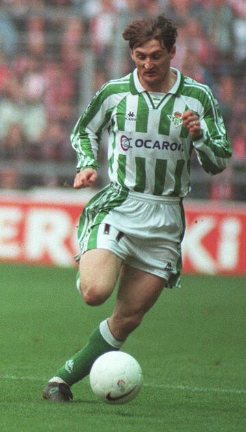 Jug車 con el Betis de 1995 a 1998.