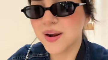 Dice que los vecinos le han llamado la atención por el adorno navideño de su puerta… y al verlo hay muchos que lo entienden