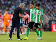 Juan Camilo ‘Cucho’ Hernández y Nelson Deossa en un partido del Betis.