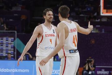 Pau Gasol y Juancho Hernang車mez.
