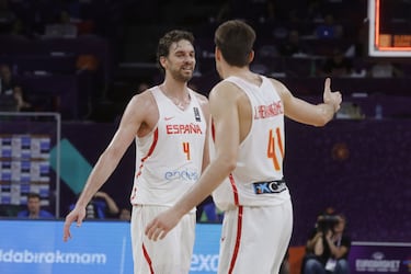 Pau Gasol y Juancho Hernangmez.