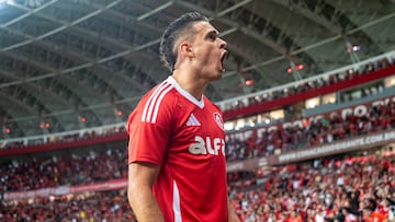 PORTO ALEGRE, BRAZIL - APRIL 6: Rafael Borre of Internacional celebrates his goal during the Brasileirao Serie A match between Internacional and Cruzeiro at Beira-Rio Stadium on April 6, 2025 in Porto Alegre, Brazil. (Photo by Max Peixoto/Eurasia Sport Images/Getty Images)