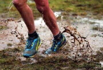 La carrera Tough Guy, se celebra desde 1987 en Inglaterra y desafía a sus participantes a recorrer 15km llenos de los obstáculos, donde hasta los más expertos se quedan en el camino. 