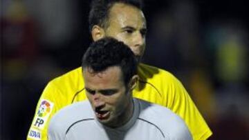 Al portero del Alcorcón le rompen la nariz y le expulsan