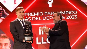 18/12/23 ENTREGA DE PREMIO
GALAAS 2023 GALA AS
PREMIOAS PREMIOS AS DEL DEPORTE
IÑIGO LLOPIS CON MIGUEL CARBALLEDA  Presidente del Comité Paralímpico Español (CPE)