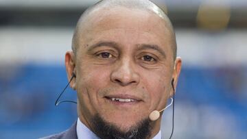 Roberto Carlos, antes de la retransmisión de un partido del Real Madrid