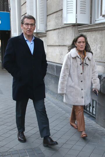 Alberto Núñez Feijóo llega a la capilla ardiente de Carlos Saura instalada en la Academia de Cine.