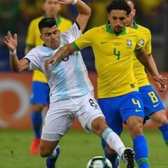 Marquinhos confiesa que jugó enfermo ante Argentina