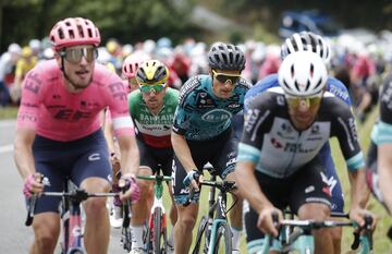 Sonny Colbrelli junto a sus compañeros.