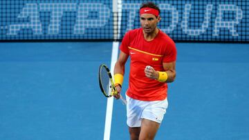 El tenista español Rafa Nadal celebra un punto durante un partido en la ATP Cup.