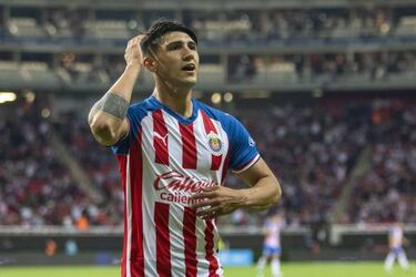 Alan Pulido ganaría más del triple en la MLS