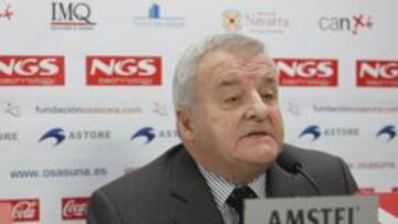 <b>SINCERO. </b>Patxi Izco, con Martín González a su derecha, contestó a las palabras de Gurpegui.