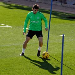 Óscar Plano reaparece en el verde