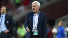 MOSCOW, RUSSIA - JUNE 18: Hugo Broos, head coach of of Cameroon reacts during the  FIFA Confederations Cup Russia 2017 Group B match between Cameroon and Chile at Spartak Stadium on June 18, 2017 in Moscow, Russia.  (Photo by Dean Mouhtaropoulos/Getty Ima