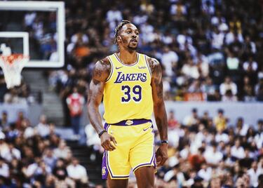 Antes de que entrase en una vorágine ciertamente destructiva, Howard fue uno de los grandes pívots de la NBA. Era el relevo natural de Shaquille O’Neal en la zona y la NBA lo trataba como tal. Era una máquina irrompible en la pintura y catapultó a Orlando Magic, franquicia que le eligió con el 1 en 2004, a unas Finales que perdieron contra Los Angeles Lakers. El anillo finalmente lo conquistó en su segunda etapa con los angelinos en 2020. Ha sido dos veces máximo taponeador y cinco reboteador del campeonato. Además, ha estado en ocho ocasiones en el All Star Game y ha obtenido tres premios como mejor defensor de la NBA. 