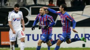 Nicolas Benezet celebra su tanto al Olympique de Marsella
