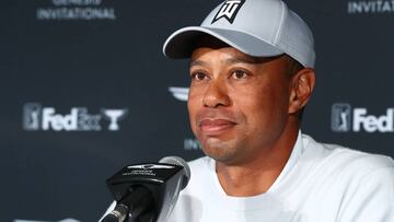 Tiger Woods habla en la rueda de prensa previa al Genesis Invitational en Pacific Palisades, California.