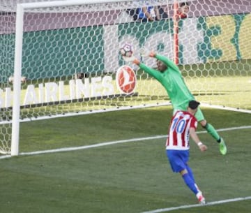 Carrasco marca el 2-0.