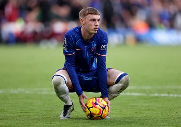 Cole Palmer ya es una de las grandes joyas del Chelsea. En su segunda temporada en el conjunto blue, está construyendo una gran proyección a futuro y va sumando titularidades en la Premier League, competición en la que lleva seis goles y cinco asistencias. Además, ya se está haciendo con un hueco en las convocatorias de la Selección inglesa.