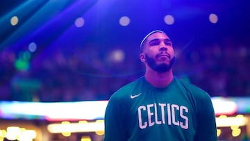 Ainge dice adi&oacute;s, Stevens cambia banquillos por despachos, Udoka coge las riendas... y la plantilla, una vez m&aacute;s, no cambia. Los Celtics, en tierra de nadie.