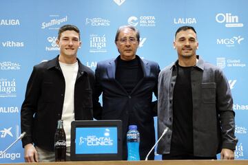 Carlos Lpez, Loren Juarros y Alfonso Herrero, en la sala de prensa de La Rosaleda.