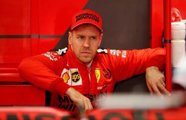 Vettel da un golpe en la mesa
