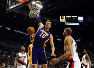 Pau Gasol jugó a su mejor nivel y los Lakers dieron la campanada en Oregón.