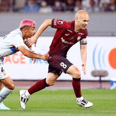 Xavi Hernández sobre Julián Araujo: “Es un tío rápido, agresivo, tiene personalidad”