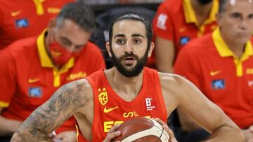 LAS VEGAS, NEVADA - JULY 18: Ricky Rubio #9 of Spain passes against the United States during an exhibition game at Michelob ULTRA Arena ahead of the Tokyo Olympic Games on July 18, 2021 in Las Vegas, Nevada. The United States defeated Spain 83-76.   Ethan Miller/Getty Images/AFP
 == FOR NEWSPAPERS, INTERNET, TELCOS &amp; TELEVISION USE ONLY ==