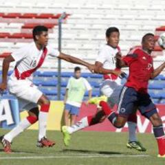Colombia reacciona y pelea Mundial: vence 3-1 a Perú