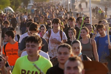 Cientos de voluntarios, están participando en las tareas de limpieza de los municipios que se vieron afectados por las inundaciones.