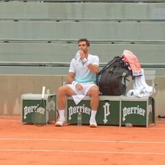 El italiano Travaglia pasa por encima de Pablo Andújar