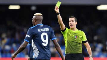 Osimhen protesta con Maradona Jr en contra de los árbitros