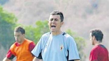 <b>DOS VESTUARIOS. </b>Contando a todos los jugadores con contrato, se necesitaría ese espacio.